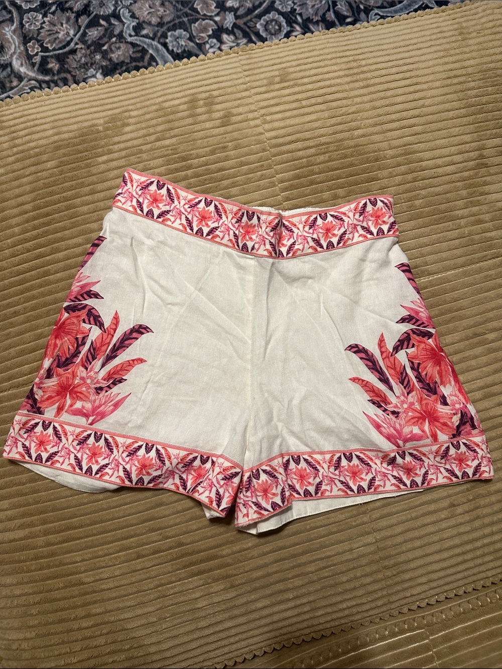 VENUS White Elastic High-Waist Shorts with Pink Floral Trim Linen Blend Small